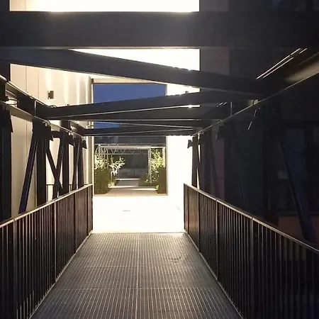 Doki Living & Foodhall Z Widokiem Na Marine Cesarska *