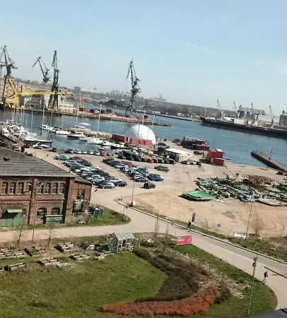 Апартаменты Doki Living & Foodhall Z Widokiem Na Marine Cesarska Гданьск