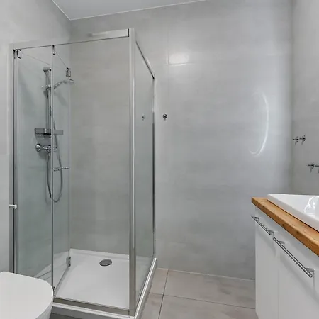 Apartman Doki Living & Foodhall Z Widokiem Na Marine Cesarska Gdańsk