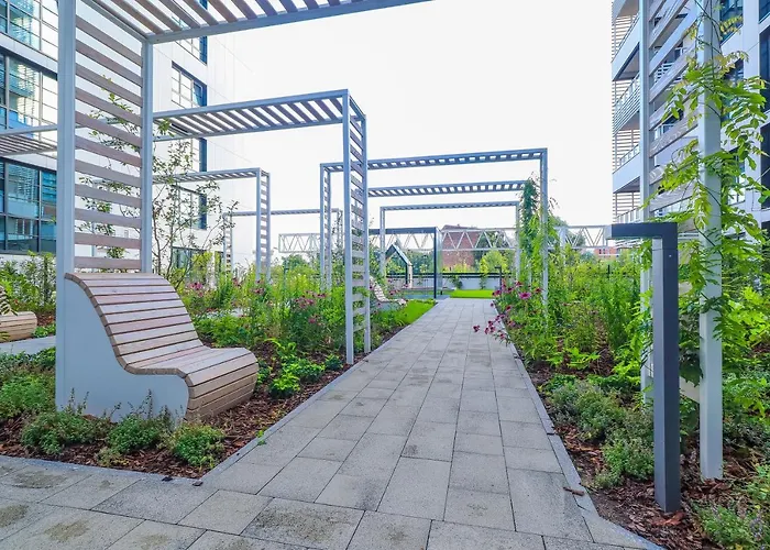 Doki Living & Foodhall Z Widokiem Na Marine Cesarska 아파트