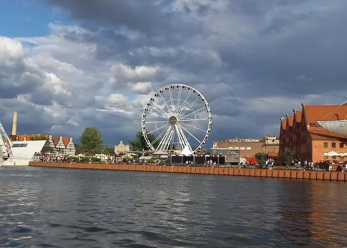 아파트 Doki Living & Foodhall Z Widokiem Na Marine Cesarska *