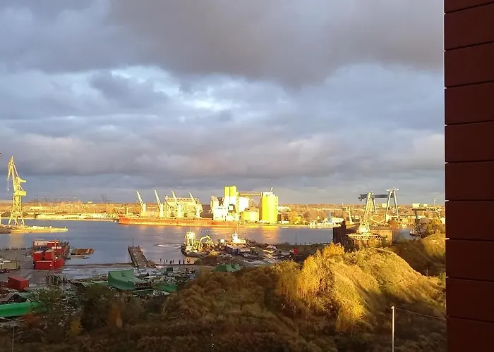 Doki Living & Foodhall Z Widokiem Na Marine Cesarska 아파트 *