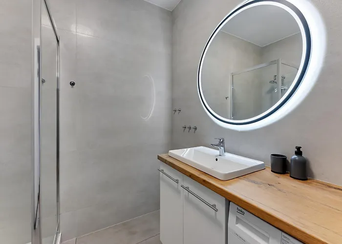 Doki Living & Foodhall Z Widokiem Na Marine Cesarska 그단스크