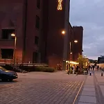 Doki Living & Foodhall Z Widokiem Na Marine Cesarska *