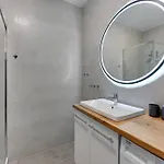 Doki Living & Foodhall Z Widokiem Na Marine Cesarska 그단스크